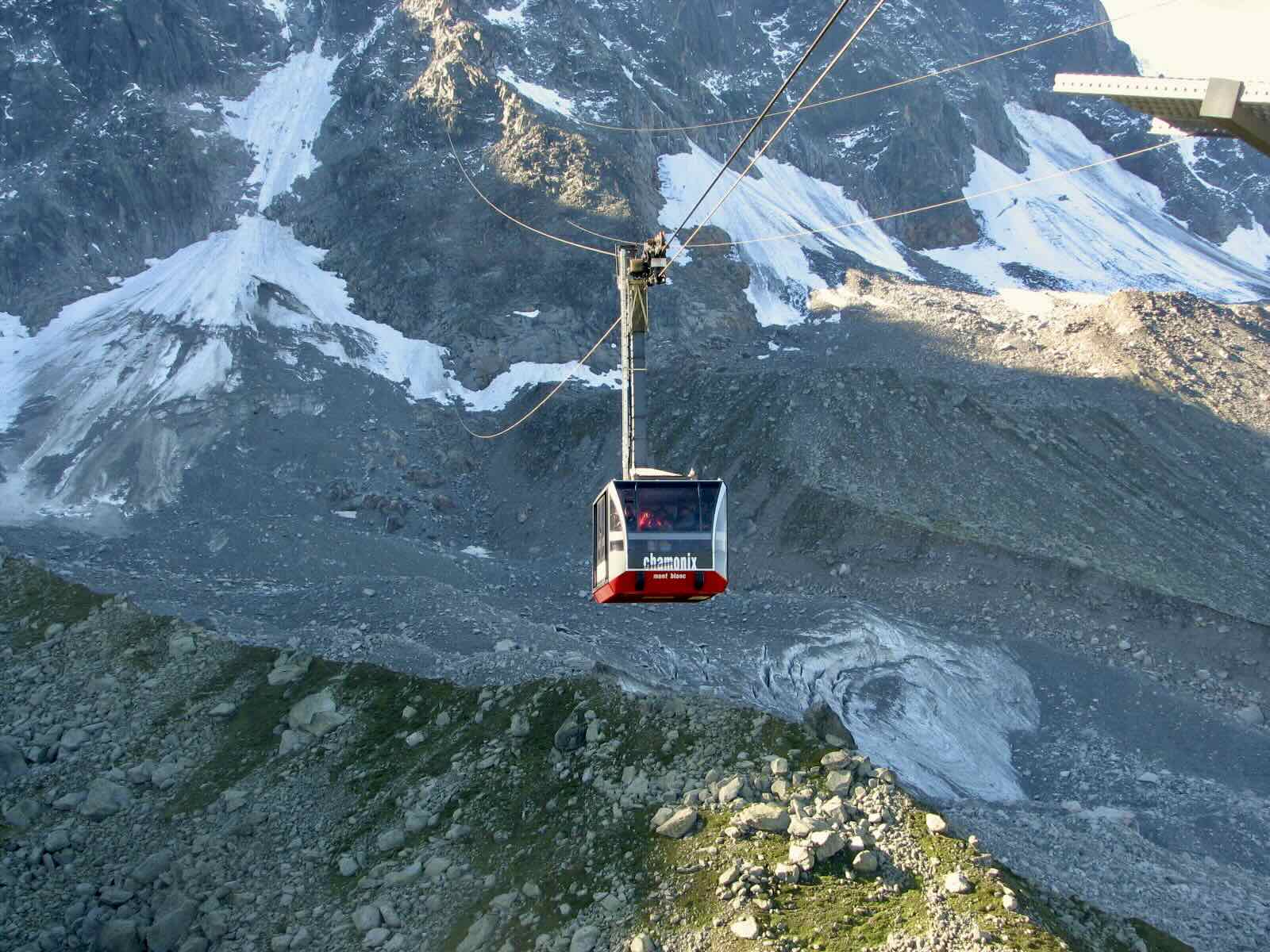 REFUGE ET PLAN DE L'AIGUILLE — photo 2