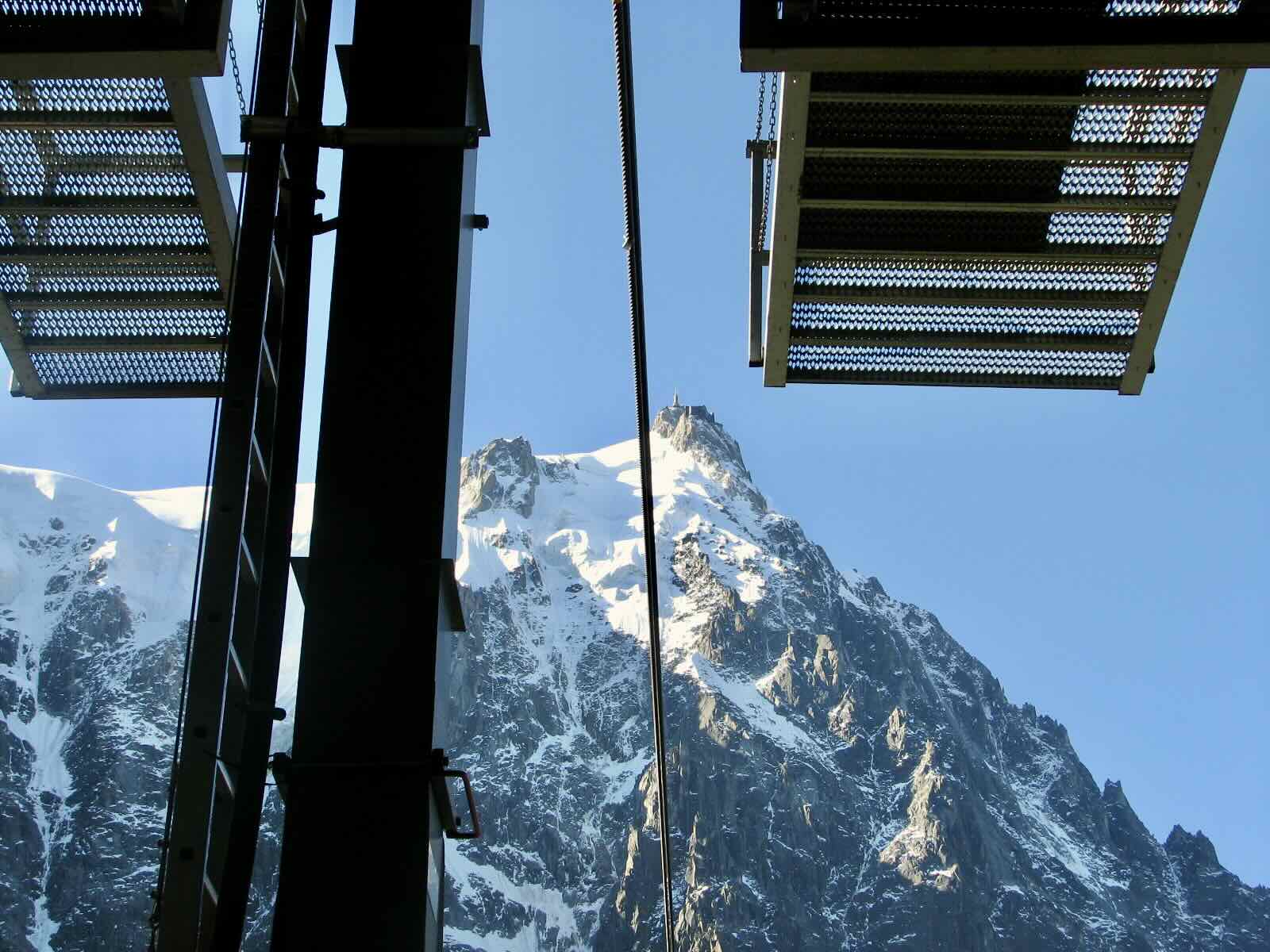 LAC BLEU - REFUGE PLAN DE L'AIGUILLE
