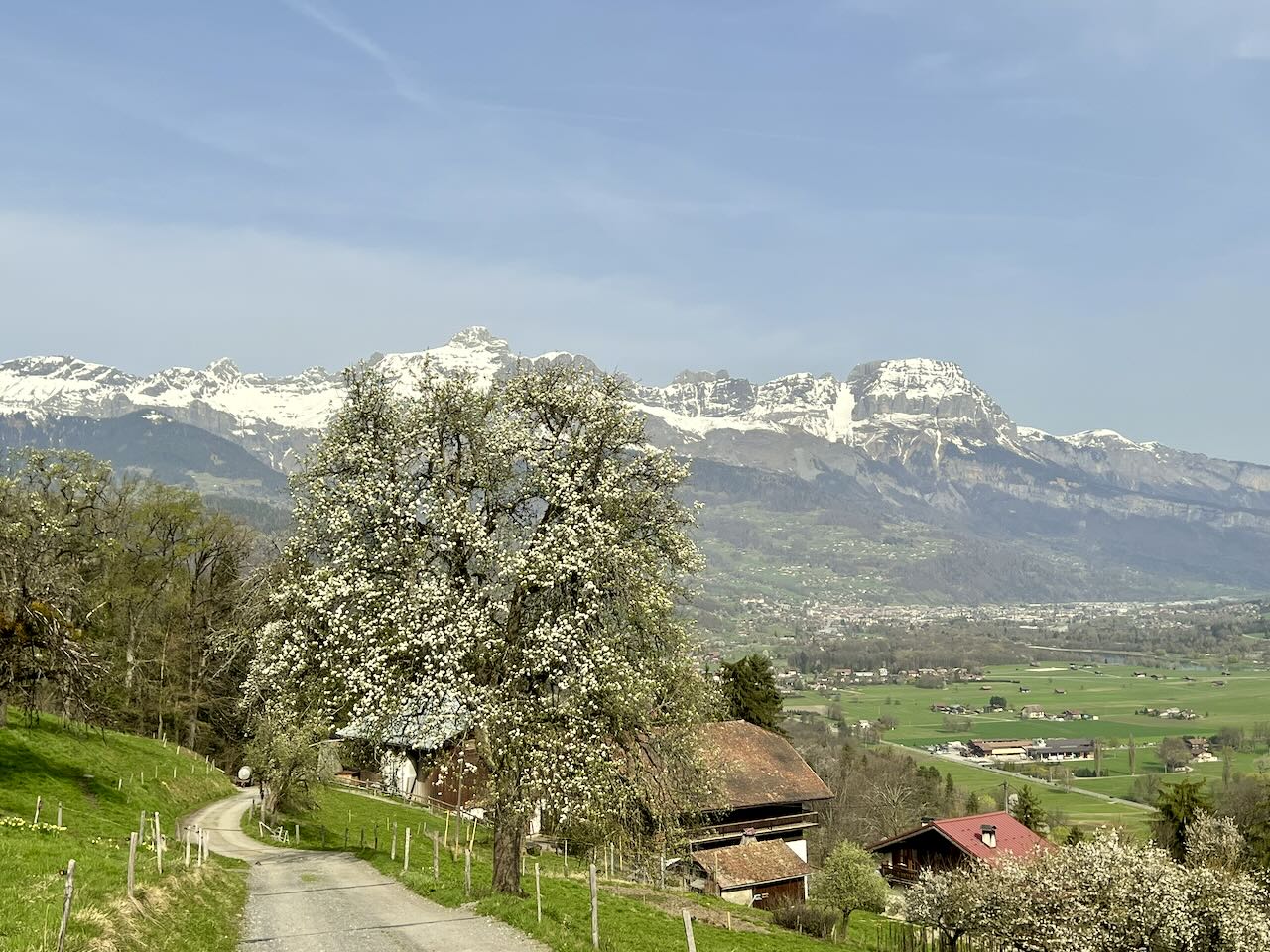 LE CRUET PAR LE SENTIER DE LA GORGE — photo 2