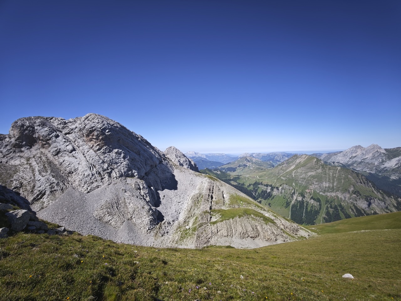 GRAND TOUR D'AREU