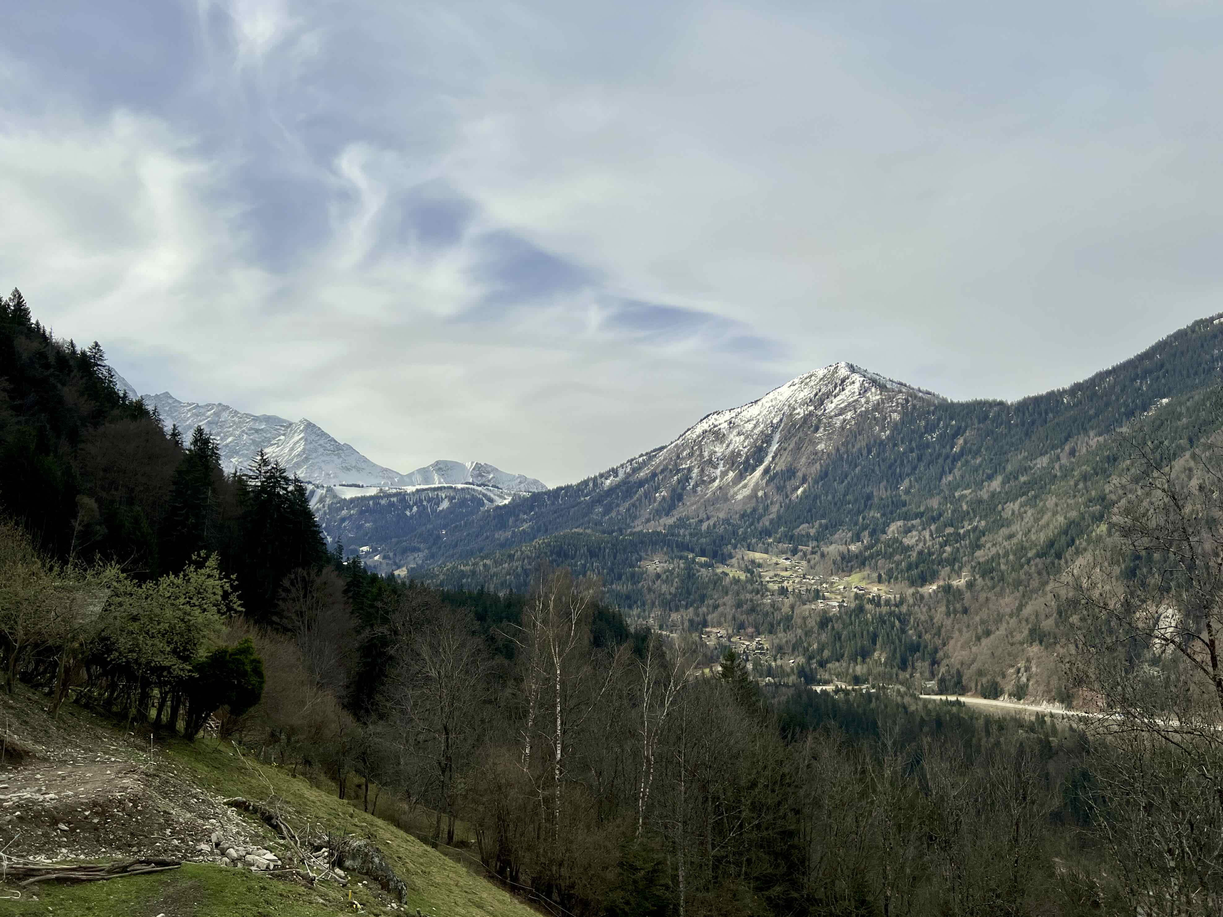 MONTVAUTHIER DEPUIS LES GORGES DE LA DIOSAZ