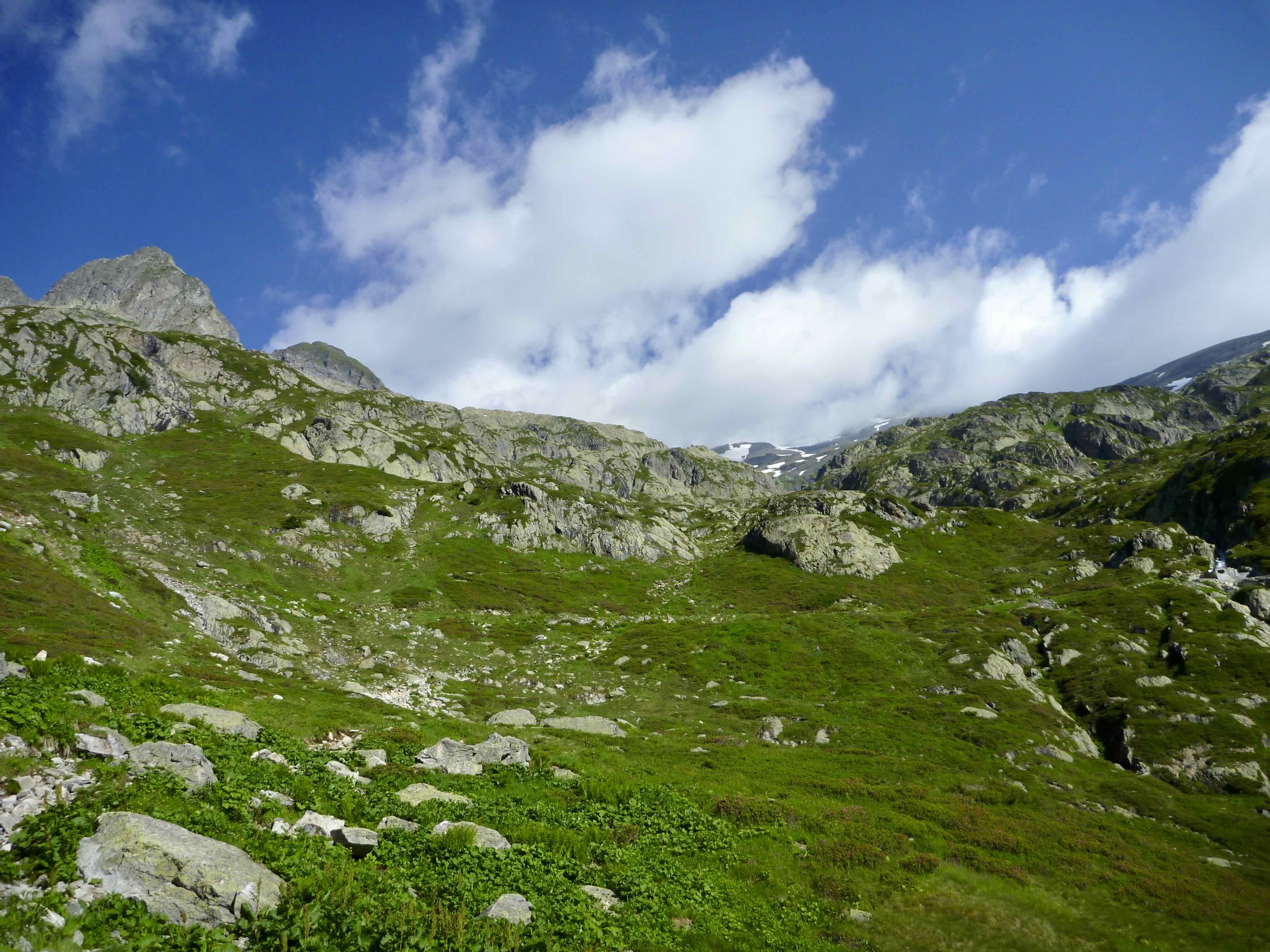 COL DE SALENTON ET REFUGE DE LA PIERRE À BÉRARD